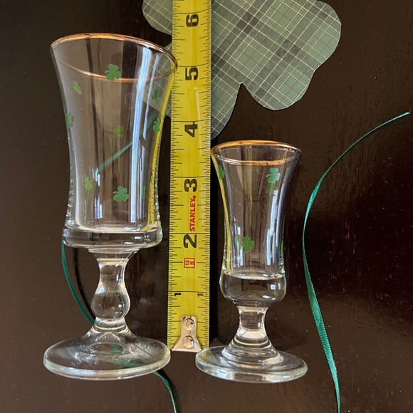 Vintage Shamrock Embossed Flute-Shaped Shot Glasses - Picture 2 of 2
